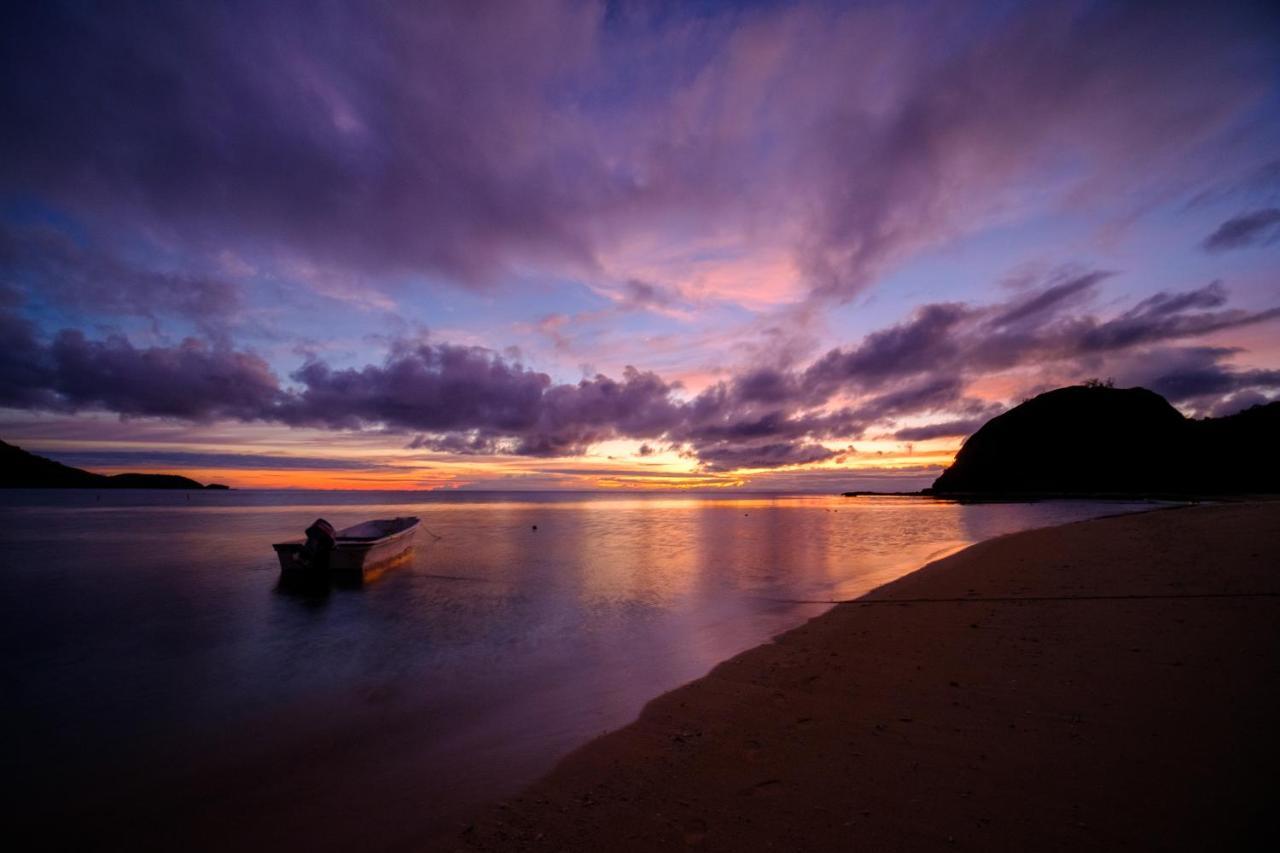 Barefoot Kuata Island Resort Экстерьер фото