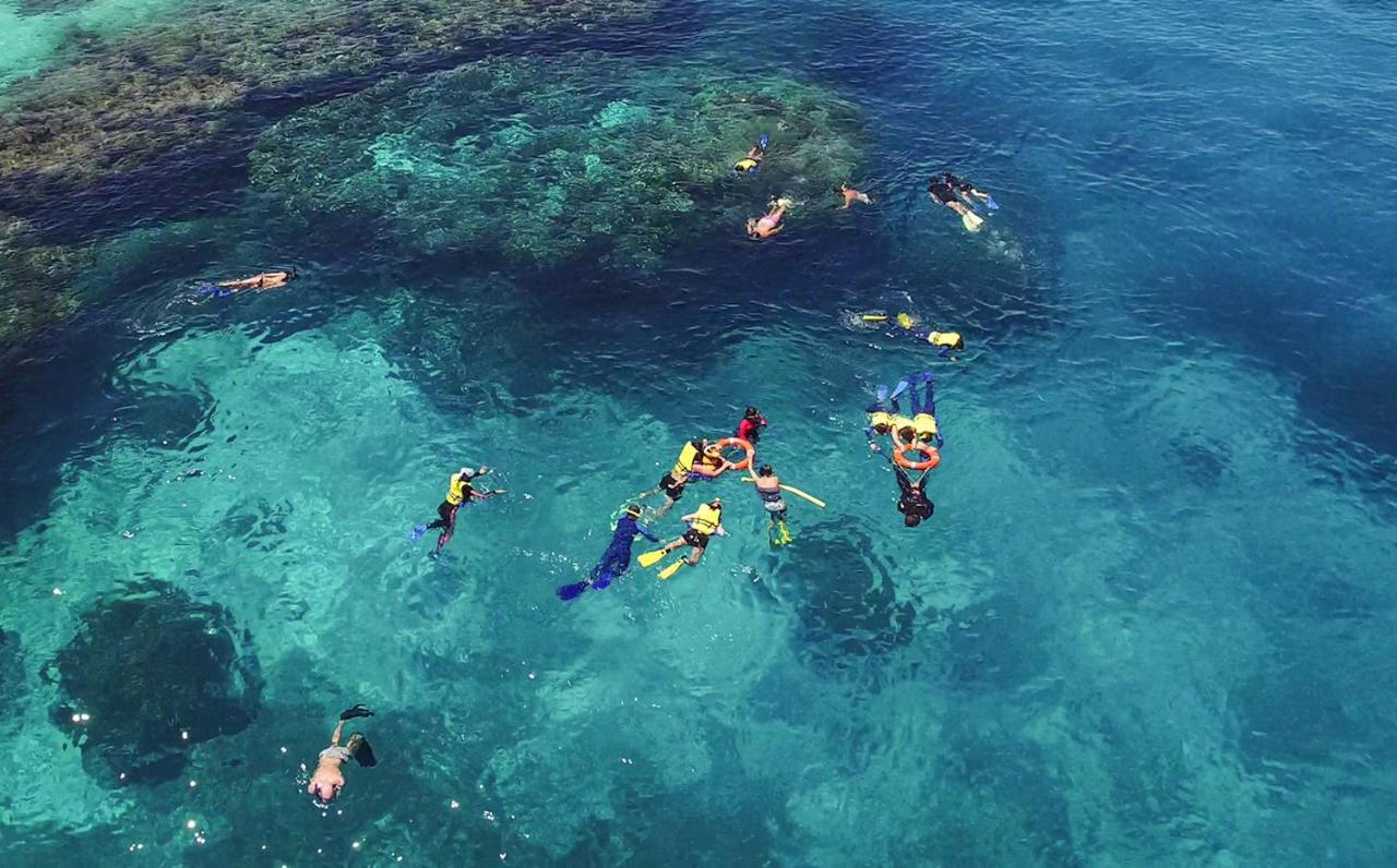 Barefoot Kuata Island Resort Экстерьер фото