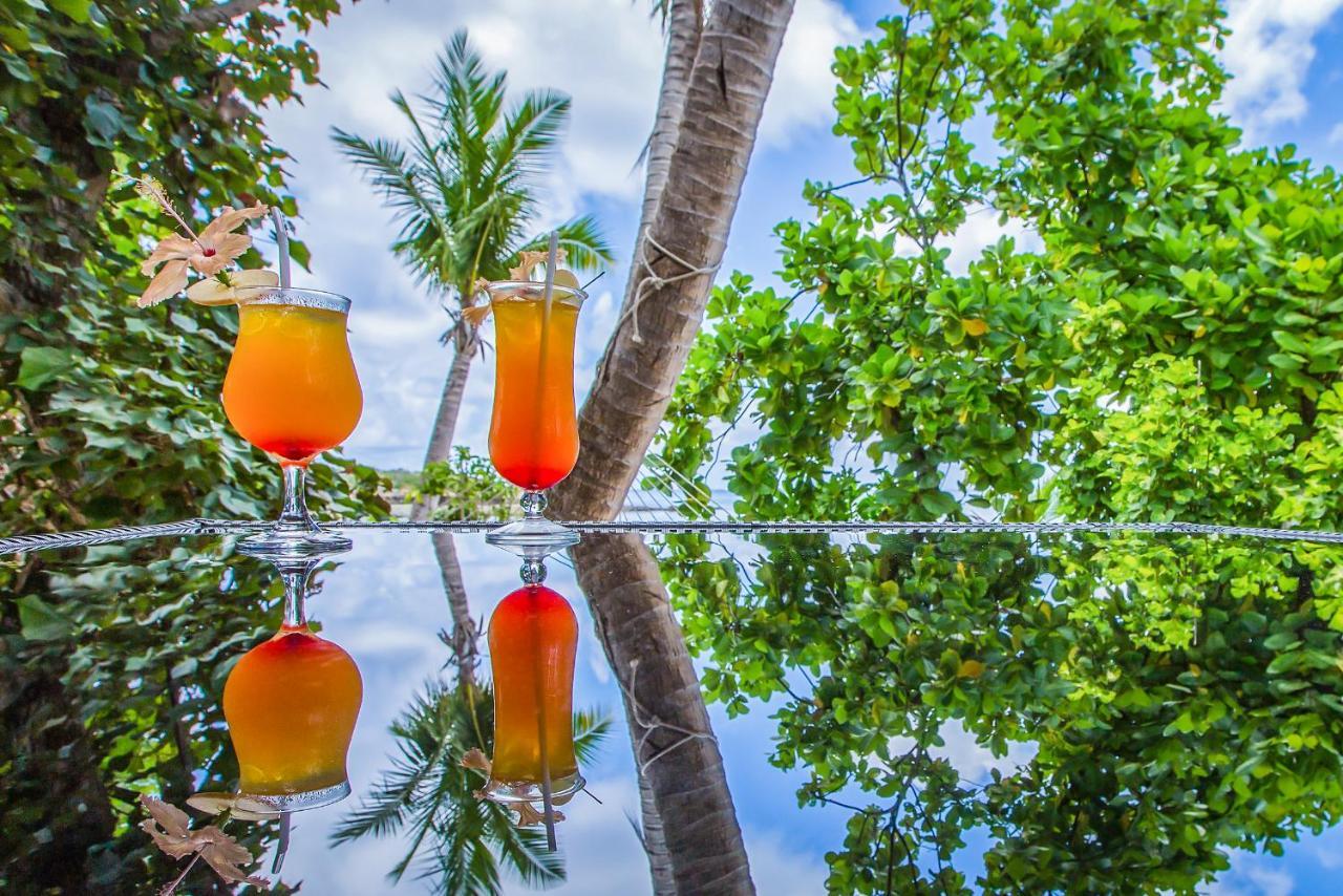 Barefoot Kuata Island Resort Экстерьер фото
