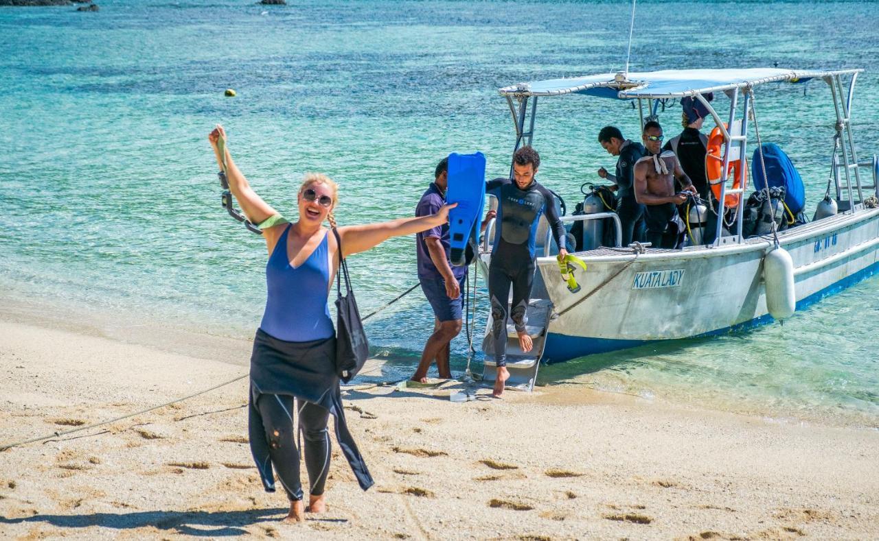 Barefoot Kuata Island Resort Экстерьер фото