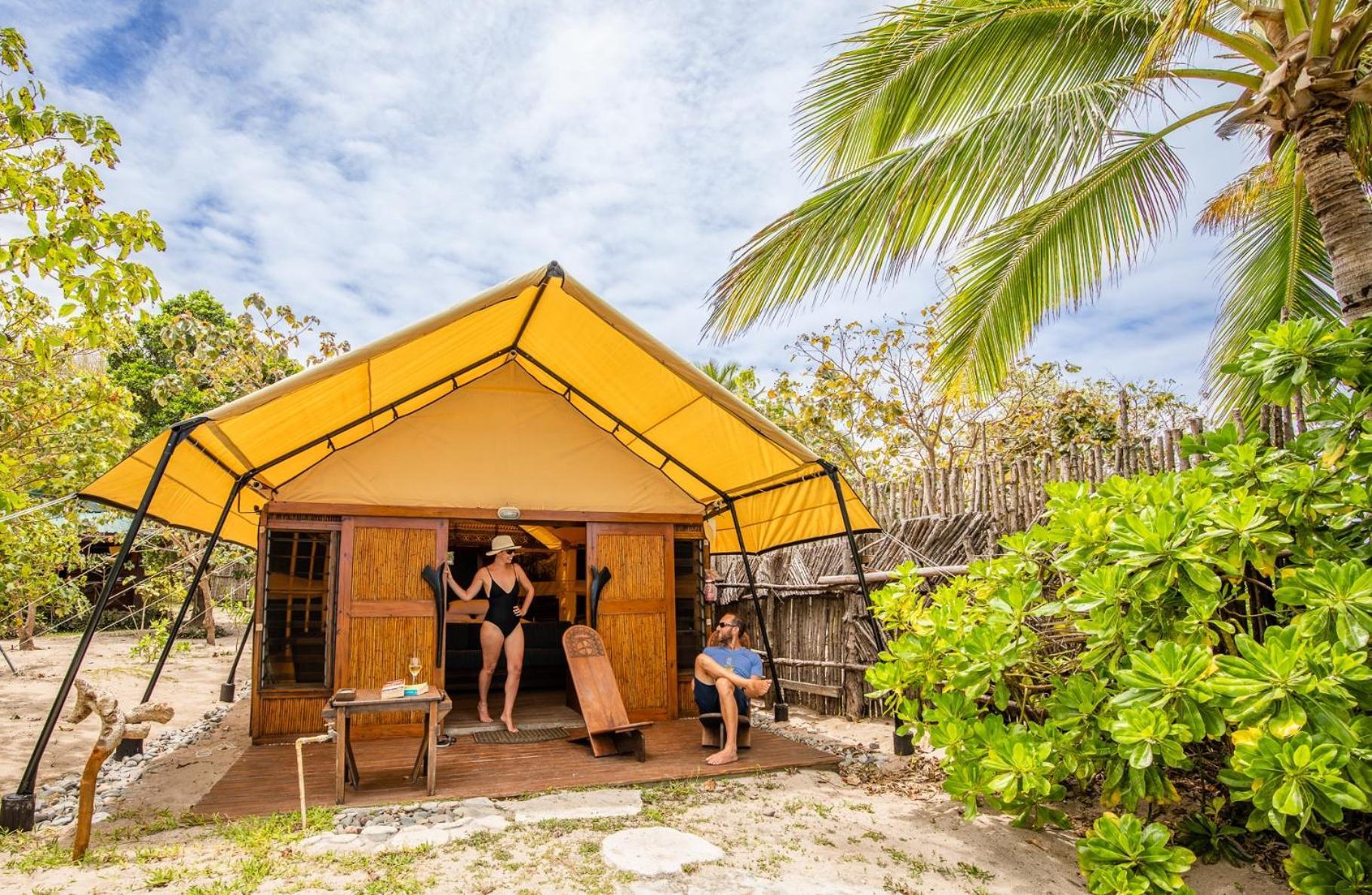 Barefoot Kuata Island Resort Экстерьер фото