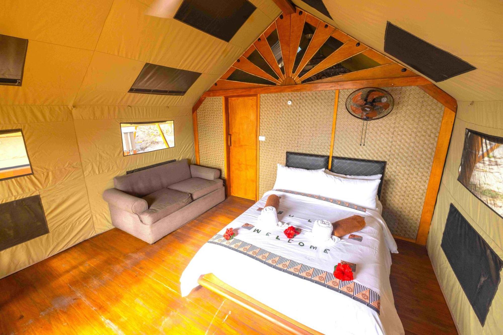 Barefoot Kuata Island Resort Экстерьер фото